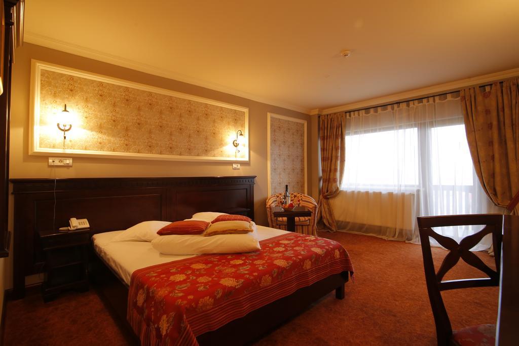 Nobillis - Carpathian Residence Peştera Esterno foto