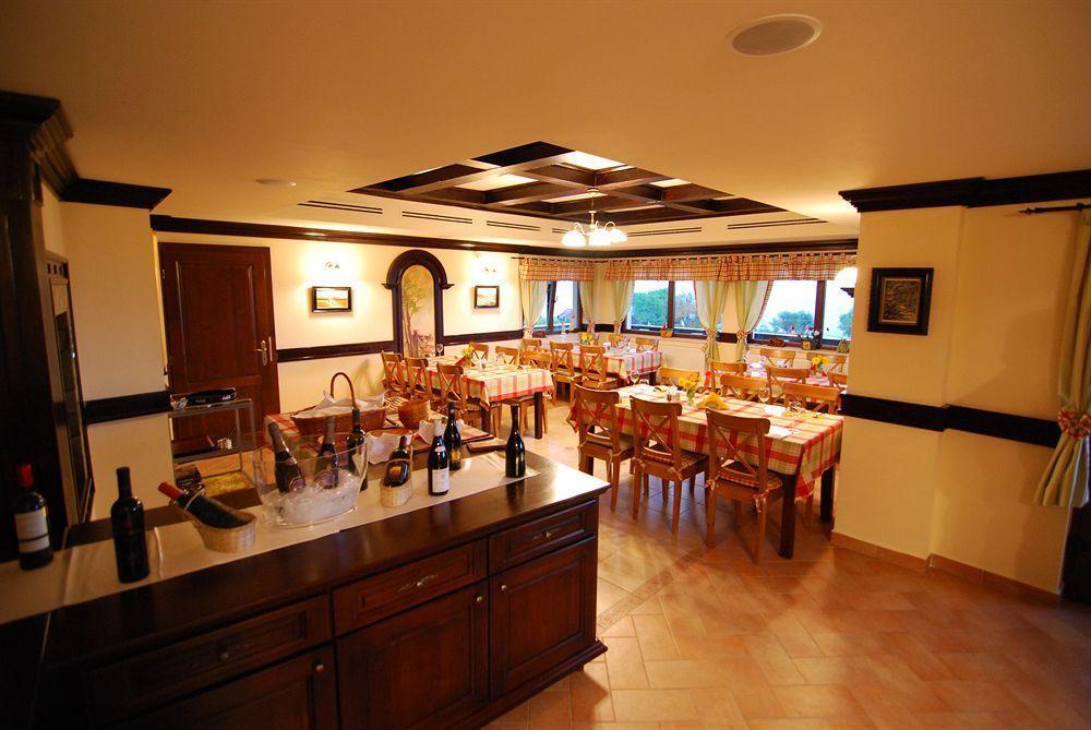 Nobillis - Carpathian Residence Peştera Esterno foto
