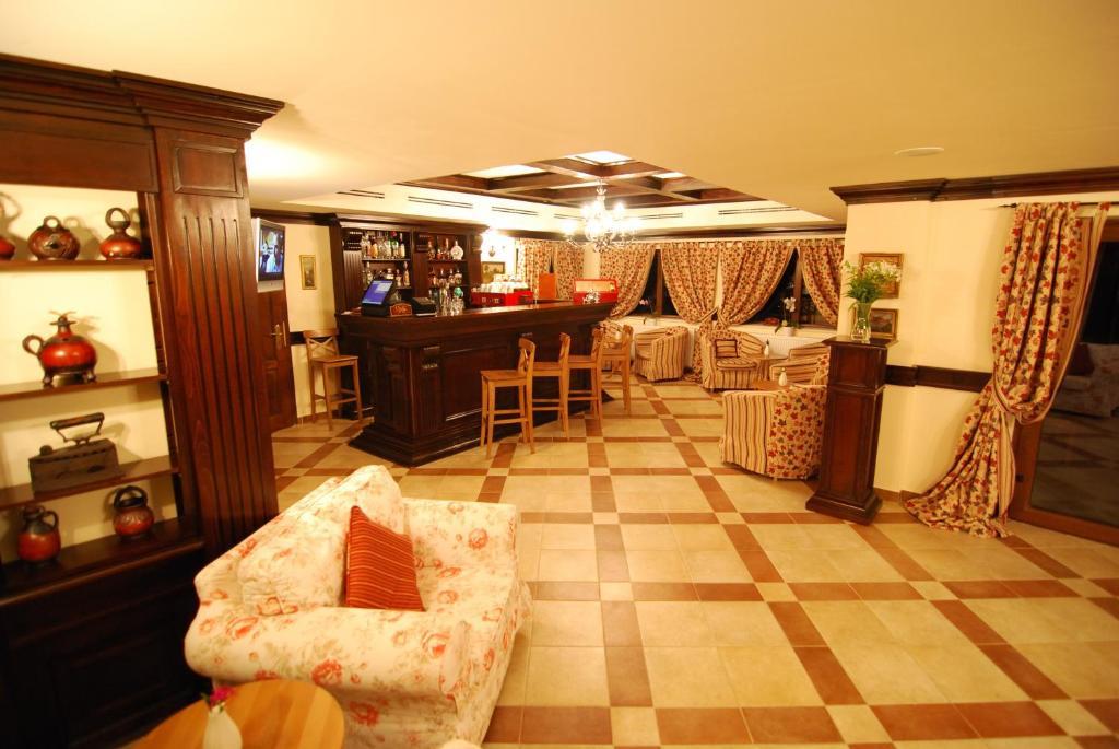 Nobillis - Carpathian Residence Peştera Esterno foto